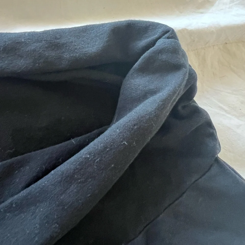James Perse Black Off-Shoulder Top - Picture 7 of 8